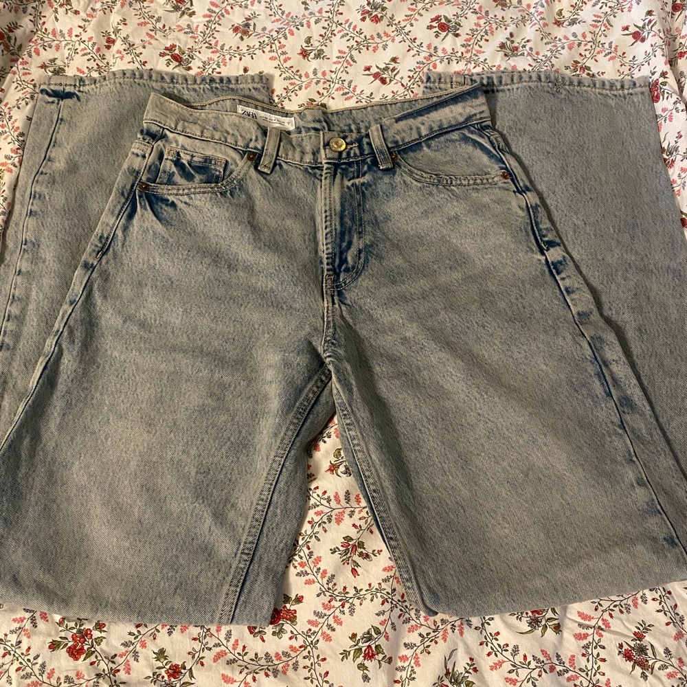 Zara Relaxed Mid Waist jeans